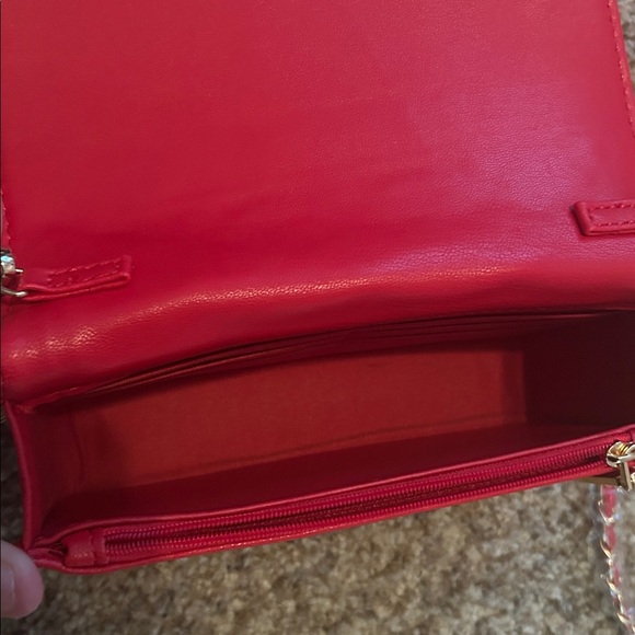 Red Quilted Badgley Mischka  Crossbody bag with built in wallet slots - Picture 6 of 8